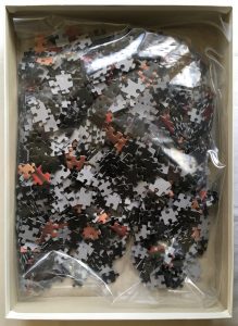 Image of the Puzzle 1000, Schmidt, Red Rose Bonnet, Complete, Picture of the Bag