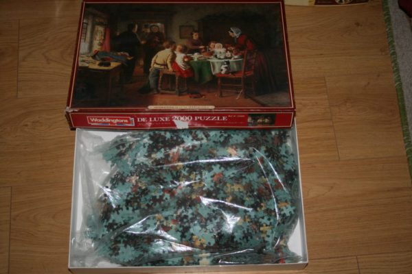 Image of the puzzle 2000, Waddingtons, Babys Birthday, by Frederick Daniel Hardy, Sealed Bag, Picture of the bag
