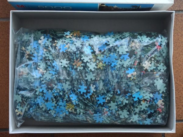 Image of the puzzle 5000, MB, Portmeiron, Wales, Edmund NƤgele, Sealed Bag, Picture of the bag