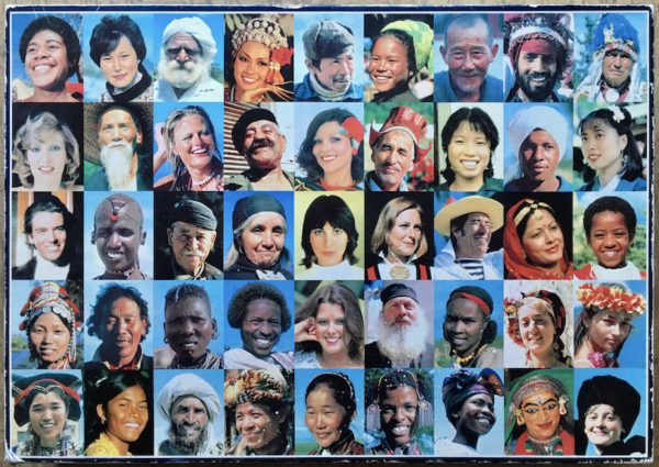 Image of the puzzle 5000, Diset, The World is Smiling at You, Sealed Bag, Picture of the box