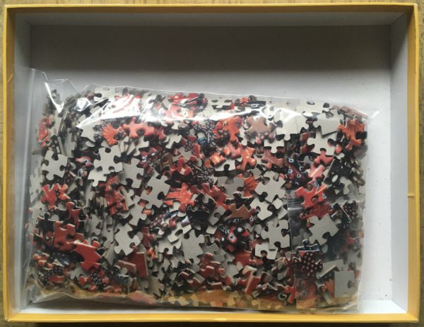 Image of the puzzle 1000, Pomegranate, Queenie, Ching Ho Cheng, Complete, Picture of the bag