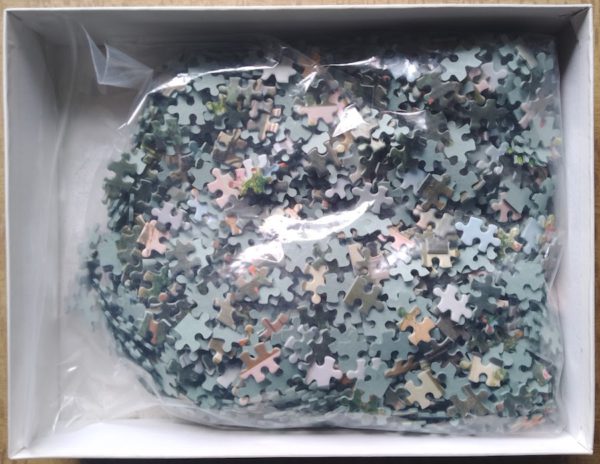 Image of the puzzle 1500, MB, Alsatian Village, Complete, Picture of the bag