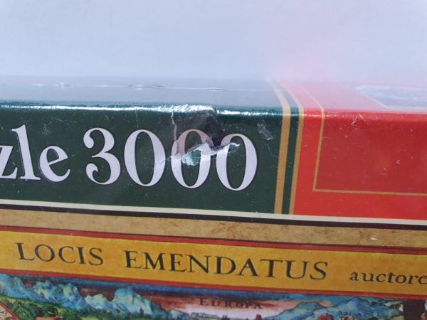 Image of the puzzle 3000, Castorland, World Map 1607, Pieter van den Keere. Picture of the damage of the box