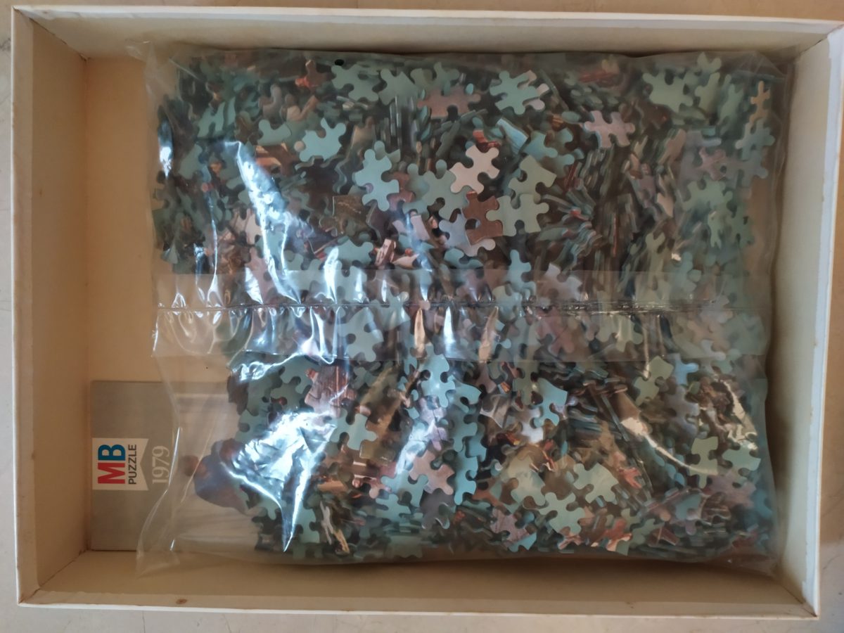 Image of the puzzle 2000, MB, Bombardment of Algiers, by George Chambers, Sealed Bag, Picture of the bag