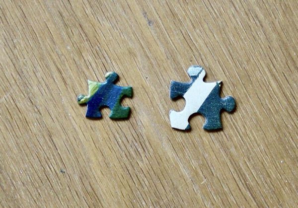 Image of the puzzle 500, Pomegranate, Samurai, by Utagawa Kunisada, Complete, Picture of the size of the pieces