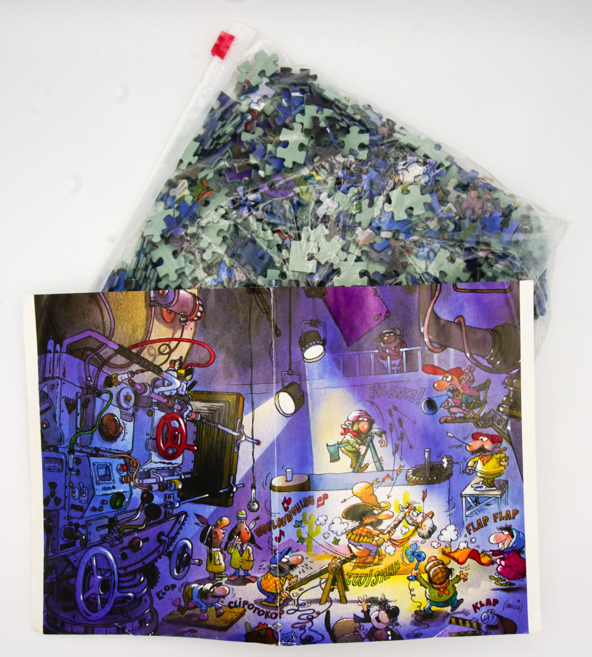 750, Heye, Cine-Drama, Jean-Jacques Loup, Complete, Listed by Angie Image of the puzzle 750, Heye, Cine-Drama, Jean-Jacques Loup, Complete, Picture of the contents