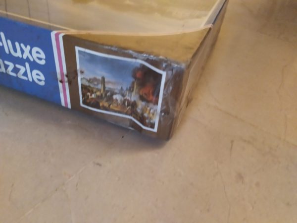 Image of the puzzle 5000, Falcon, The Attack and taking of Ratisbon, by Charles Thévenin, Factory Sealed, Picture of the corner