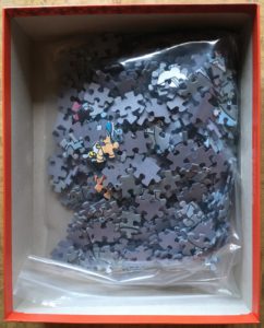 Image of the puzzle 500, Jumbo, Shark Mania, by Jan van Haasteren, Complete, Picture of the bag