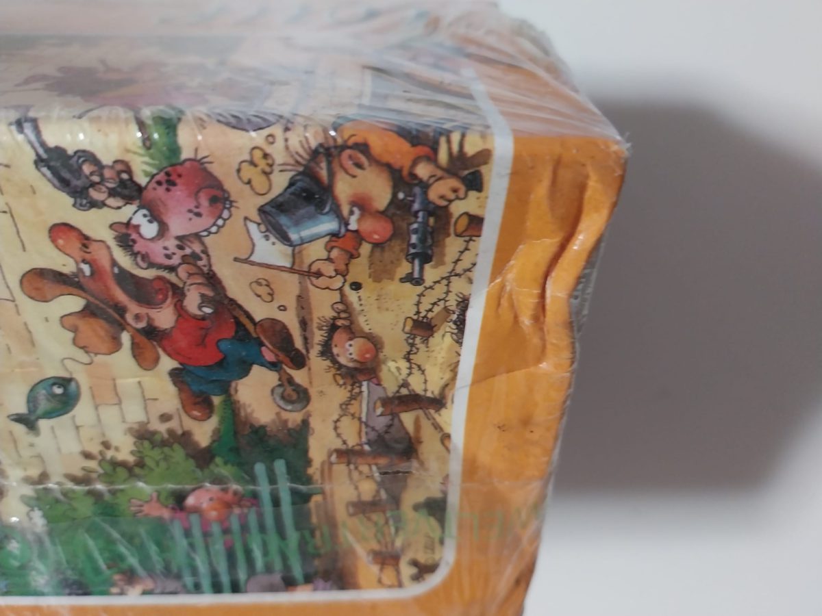 Image of the puzzle 300, Heye, 2 Sided Puzzle (8267), by Loup, Factory Sealed, Detail of the box