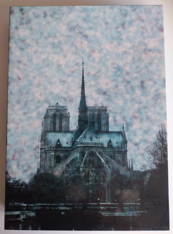 Image of the puzzle 2000, International Team, Notre Dame, Sealed Bag, Picture of the box