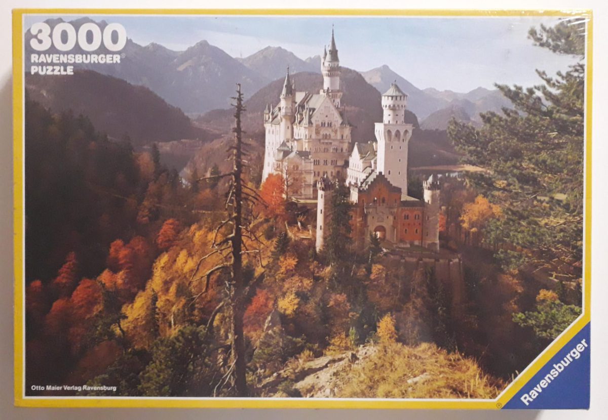 3000, Ravensburger, Neuschwanstein Castle, Factory Sealed, Listed by Ana Vanesa Image of the puzzle 3000, Ravensburger, Neuschwanstein Castle, Factory Sealed, Picture of the box