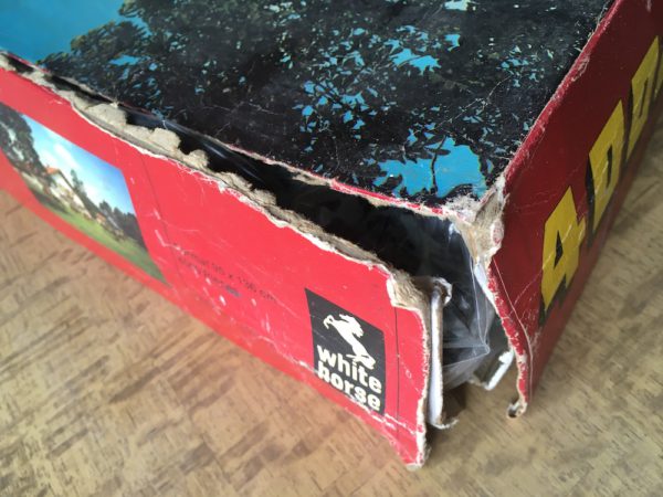 Image of the puzzle 4000, White Horse, Bavarian Farm, Sealed Bag, Picture of the corner