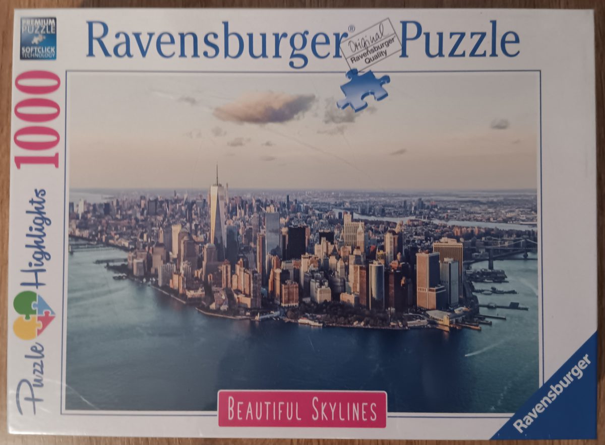 1000, Ravensburger, New York, Factory Sealed, Listed by Emilia puzzles Image of the puzzle 1000, Ravensburger, New York, Factory Sealed, Picture of the box