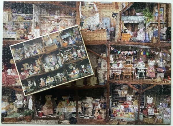 Image of the puzzle 1000, Bekking & Blitz, The Mouse Mansion, At the Neighbors, Eddo Hartmann, Complete, Picture of the contents