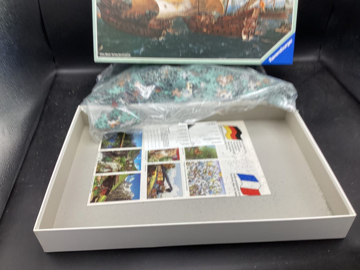 Image of the puzzle 3000, Ravensburger, Against the Spanish Armada, by Aert Anthonisz, Sealed Bag, Picture of the Bag and Catalogue