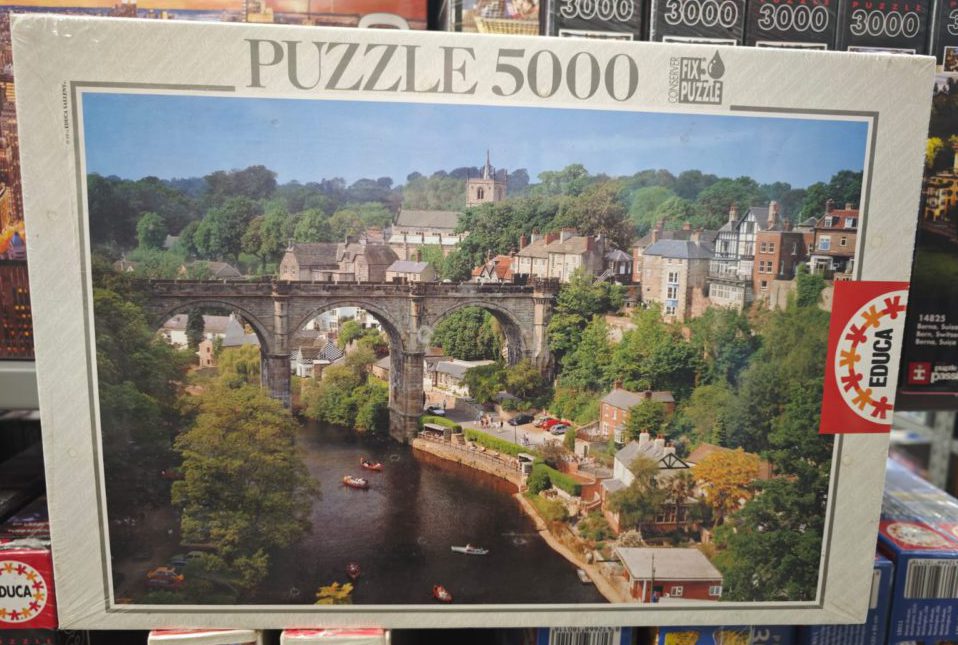 5000, Educa, A Yorkshire Town, Great Britain, Factory Sealed, Listed by TuMeCompletas Image of the puzzle 5000, Educa, A Yorkshire Town, Great Britain, Factory Sealed, Picture of the box