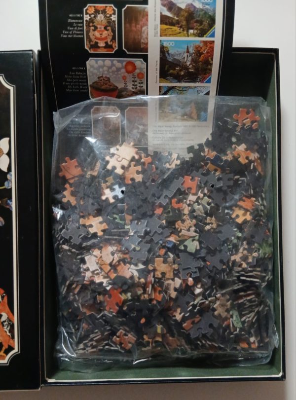 Image of the puzzle 800, Ravensburger, Vase of Flowers, Sealed Bag, Picture of the Bag