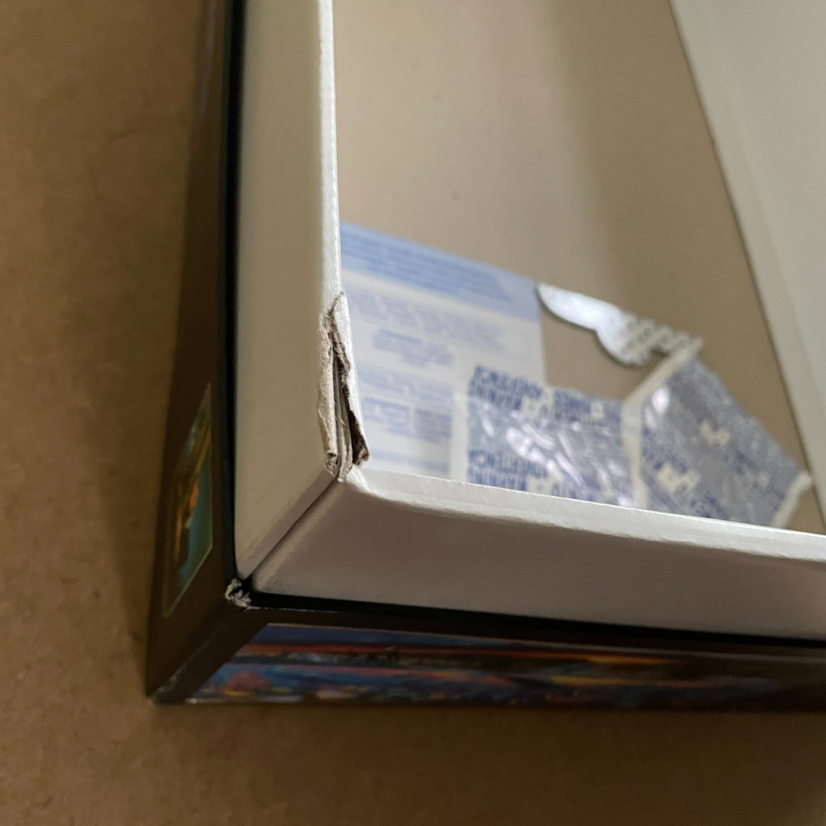 Image of the puzzle 13200, Clementoni, Lahaina Visions, by Lassen, Sealed Bag, Damage of the Base