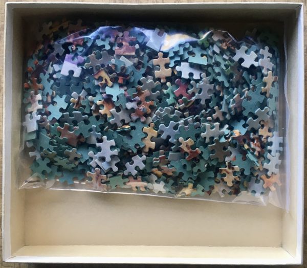 Image of the puzzle 750, MB, Train, Complete, Picture of the bag