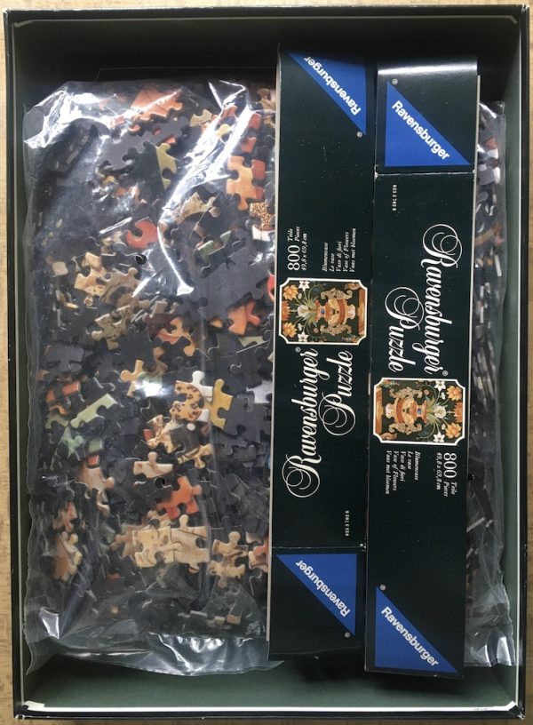 Image of the puzzle 800, Ravensburger, Vase of Flowers, Sealed Bag, Picture of the bag
